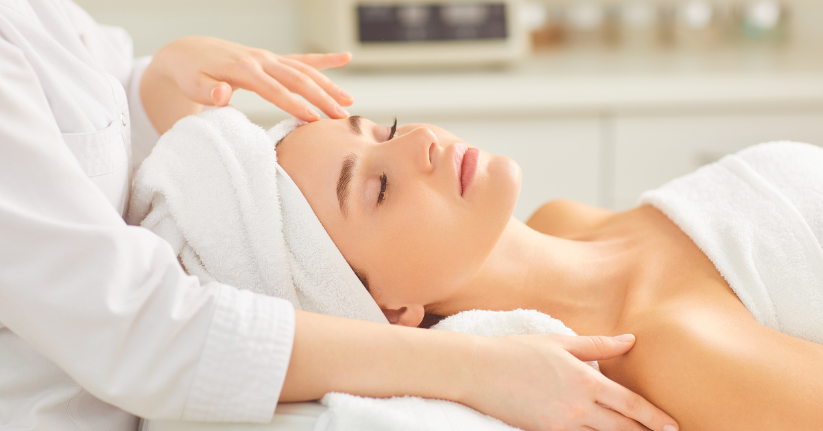 What steps are involved in the intraceuticals oxygen facial ?